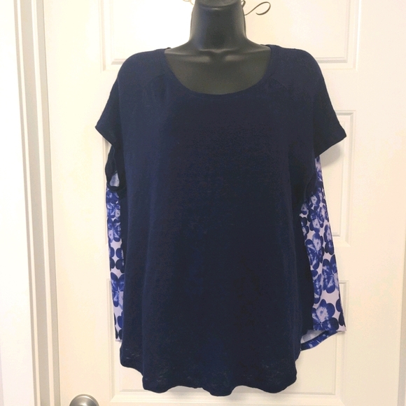 Beautiful Tabot short sleeved top - Picture 2 of 3